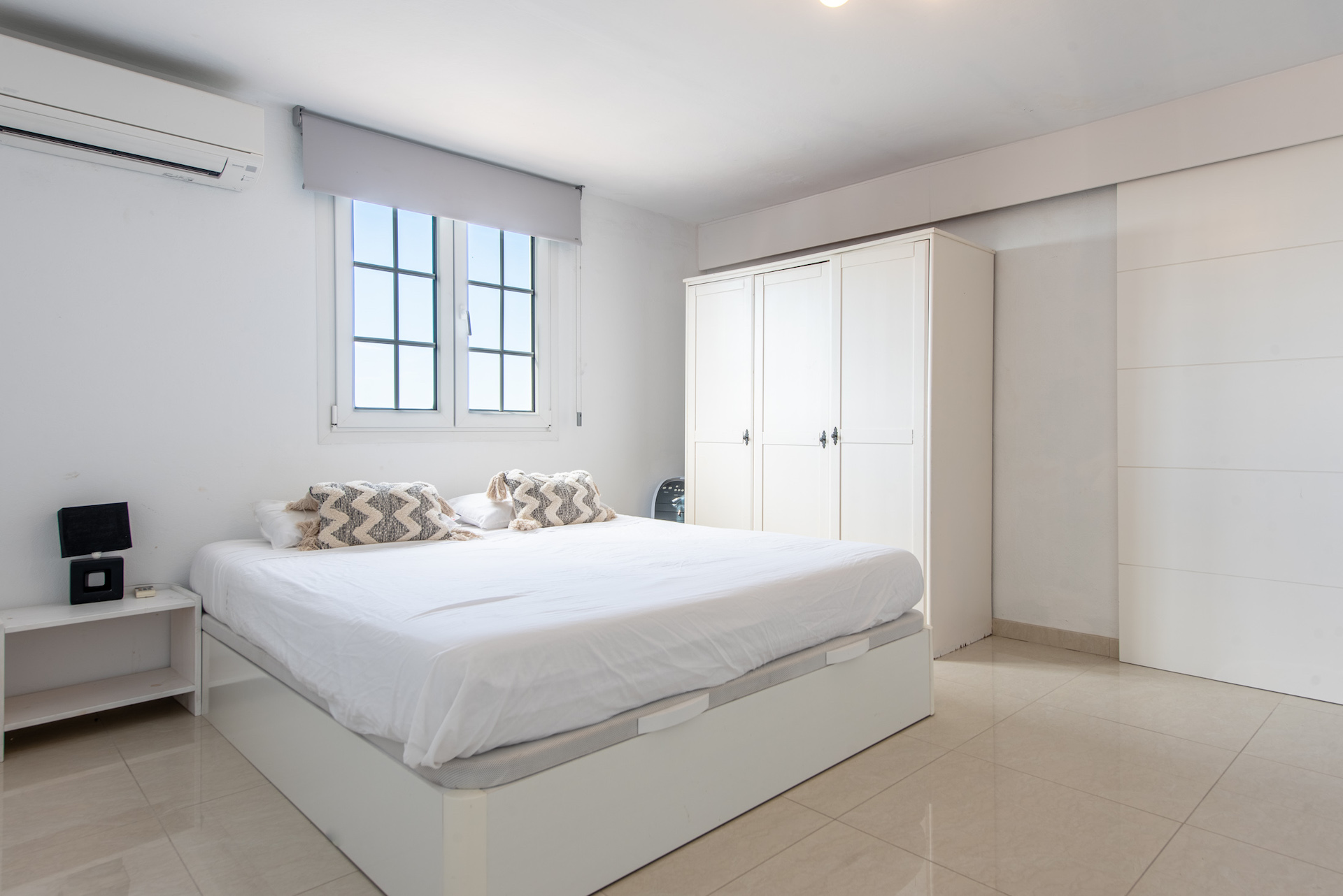 Resa estates Ibiza san Jose te koop villa main bedroom 3.jpg